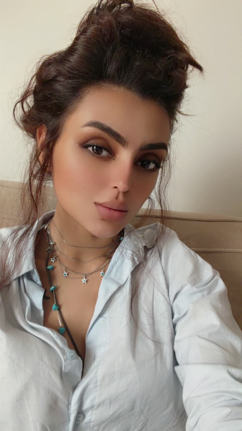 صورة مودل شنيني🧚🏼‍♂️
